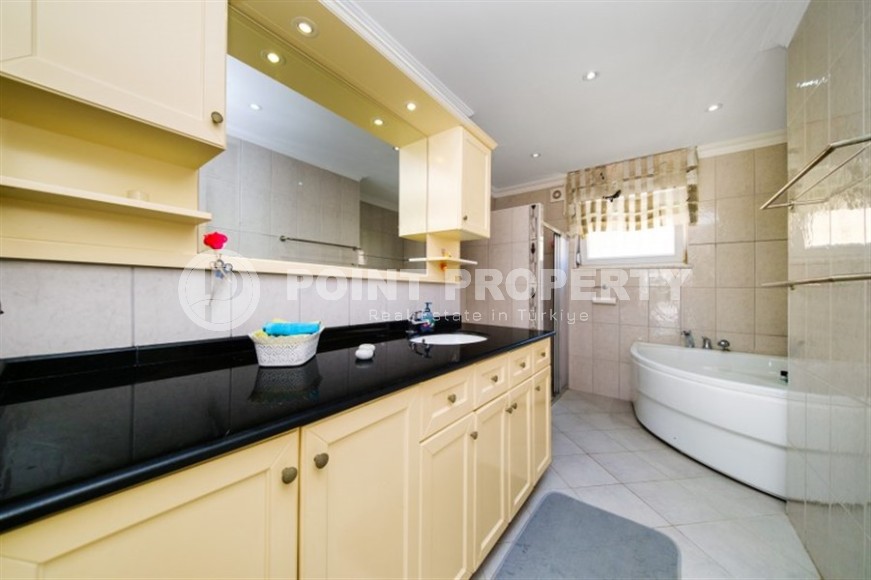 One-storey villa with a swimming pool, garden, and spacious roof terrace, in the modern area of Alanya - Mahmutlar-id-6258-photo-13