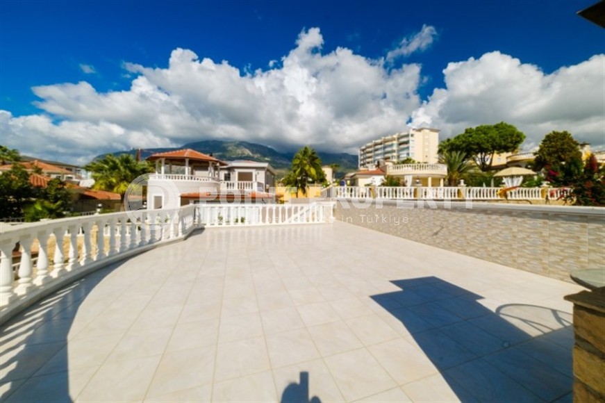 One-storey villa with a swimming pool, garden, and spacious roof terrace, in the modern area of Alanya - Mahmutlar-id-6258-photo-16