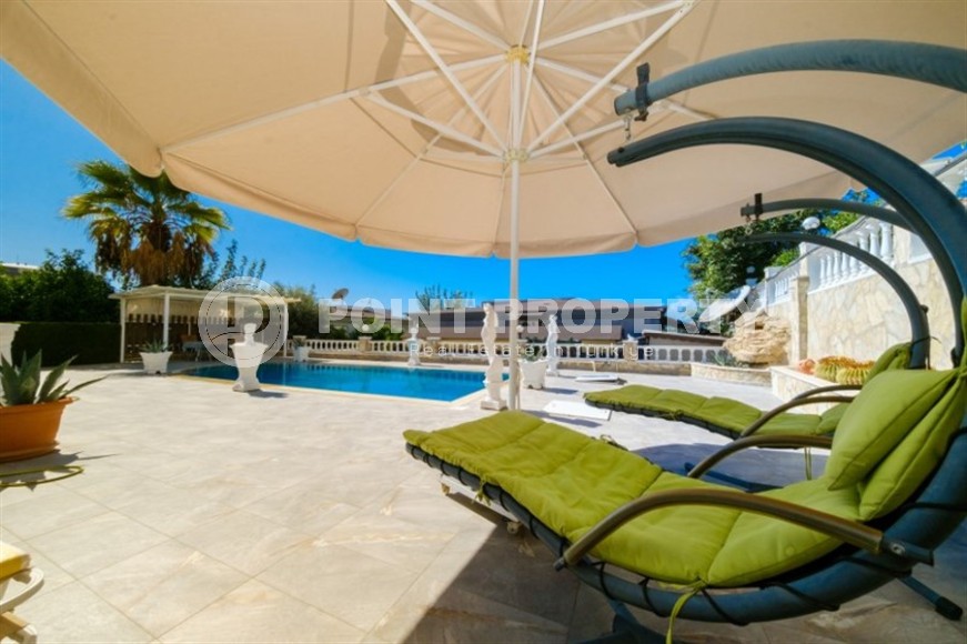 One-storey villa with a swimming pool, garden, and spacious roof terrace, in the modern area of Alanya - Mahmutlar-id-6258-photo-22