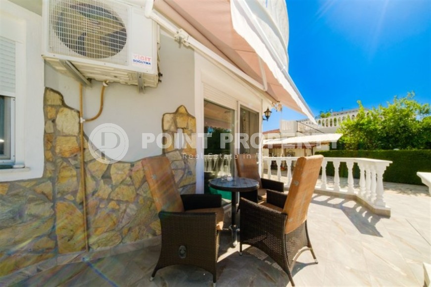 One-storey villa with a swimming pool, garden, and spacious roof terrace, in the modern area of Alanya - Mahmutlar-id-6258-photo-23