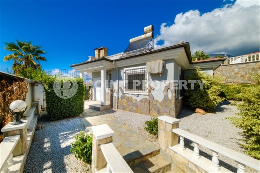 One-storey villa with a swimming pool, garden, and spacious roof terrace, in the modern area of Alanya - Mahmutlar-id-6258-photo-25