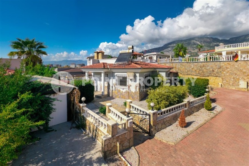 One-storey villa with a swimming pool, garden, and spacious roof terrace, in the modern area of Alanya - Mahmutlar-id-6258-photo-26