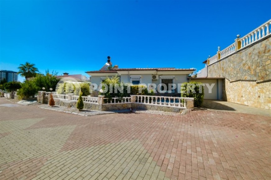 One-storey villa with a swimming pool, garden, and spacious roof terrace, in the modern area of Alanya - Mahmutlar-id-6258-photo-27