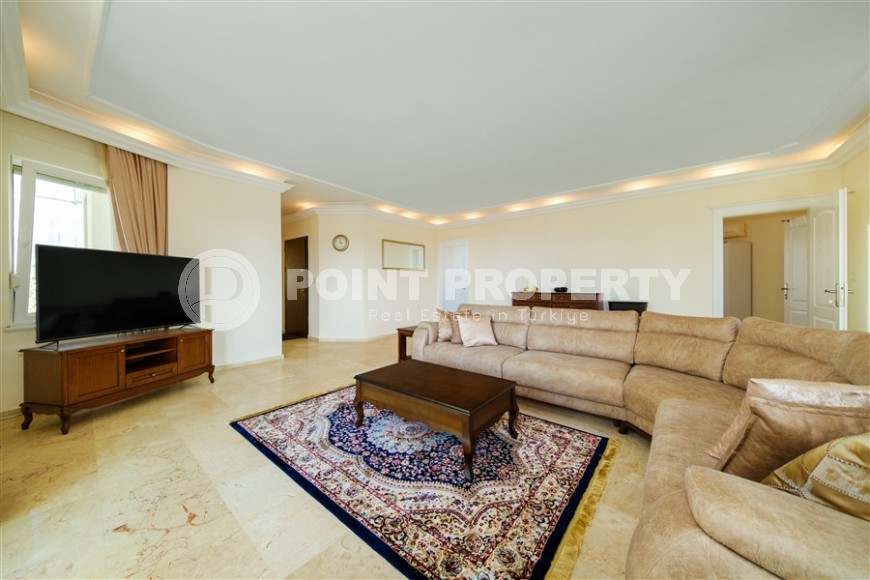 Spacious two-bedroom apartment, one and a half kilometers from the sea, in the picturesque area of Alanya - Demirtas-id-6270-photo-2