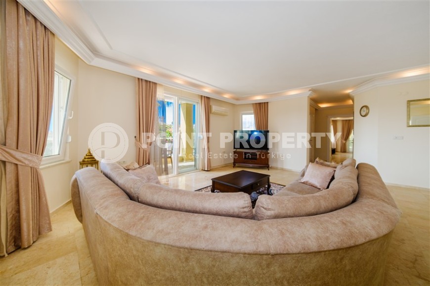 Spacious two-bedroom apartment, one and a half kilometers from the sea, in the picturesque area of Alanya - Demirtas-id-6270-photo-3