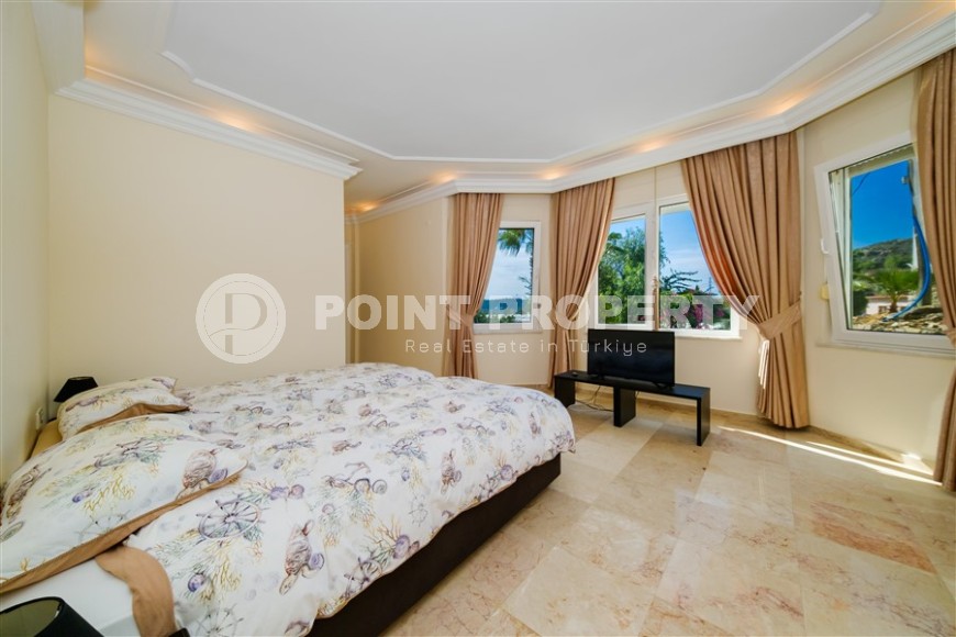 Spacious two-bedroom apartment, one and a half kilometers from the sea, in the picturesque area of Alanya - Demirtas-id-6270-photo-6