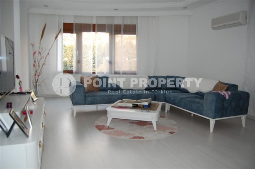 Панорамный дуплекс с видом на горы, на 6-м этаже с мансардой, в 150 метрах от пляжа Клеопатры-id-6278-фото-2