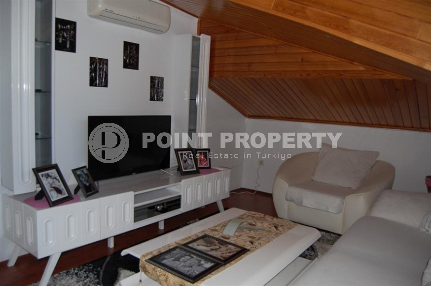 Панорамный дуплекс с видом на горы, на 6-м этаже с мансардой, в 150 метрах от пляжа Клеопатры-id-6278-фото-5