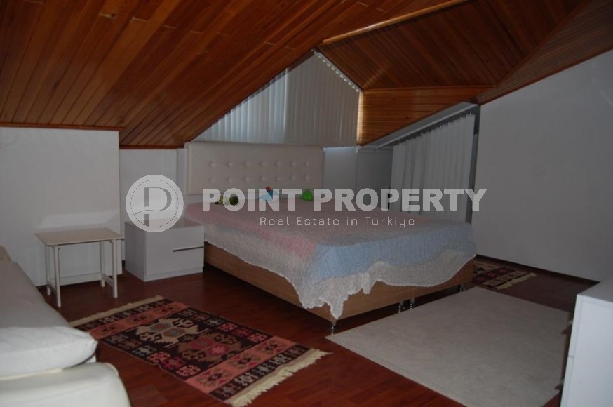 Панорамный дуплекс с видом на горы, на 6-м этаже с мансардой, в 150 метрах от пляжа Клеопатры-id-6278-фото-7