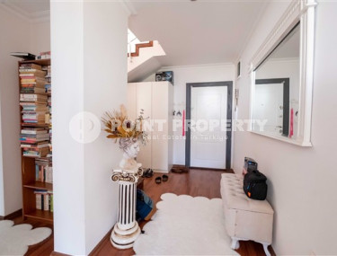 Duplex penthouse with four bedrooms, 220 m², with mountain and sea views in a luxury complex in Oba-id-1494-photo-3