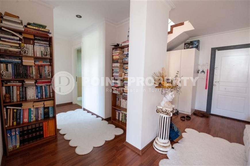 Duplex penthouse with four bedrooms, 220 m², with mountain and sea views in a luxury complex in Oba-id-1494-photo-4