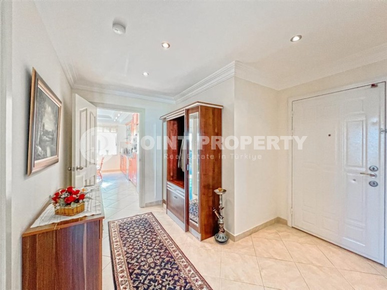 Уютная квартира с панорамным видом на море и горы, на 9-м этаже в благоустроенном жилом комплексе, построенном в 2010 году-id-6281-фото-8