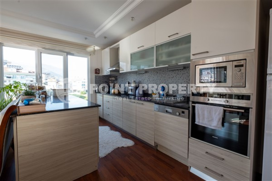 Duplex penthouse with four bedrooms, 220 m², with mountain and sea views in a luxury complex in Oba-id-1494-photo-9