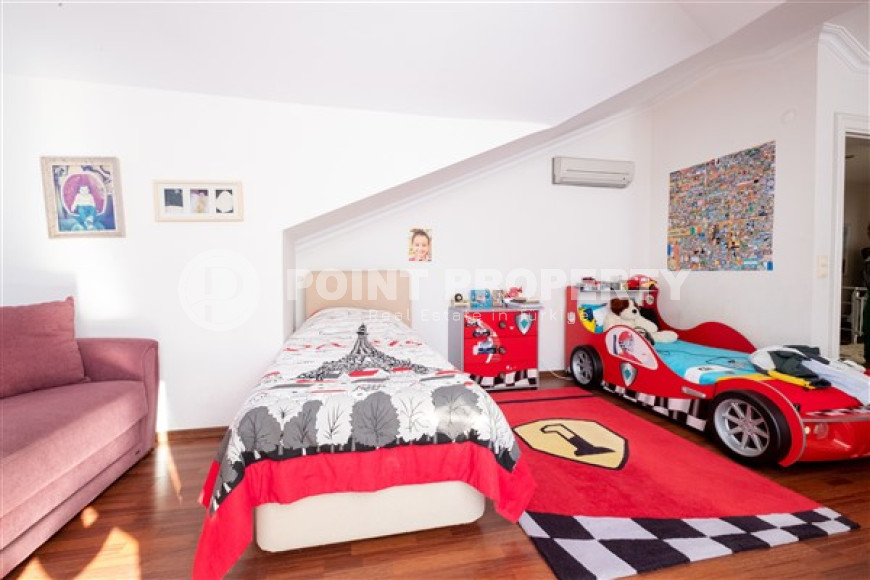 Duplex penthouse with four bedrooms, 220 m², with mountain and sea views in a luxury complex in Oba-id-1494-photo-24