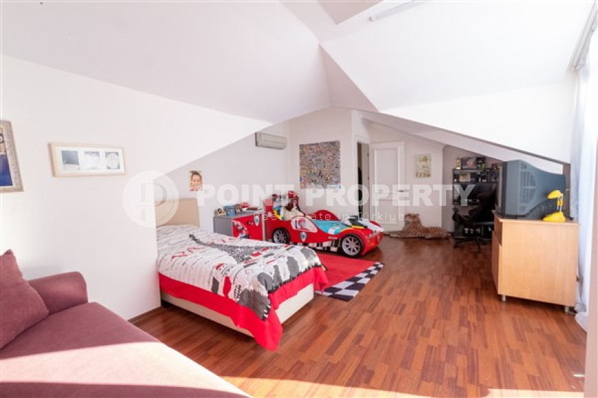 Duplex penthouse with four bedrooms, 220 m², with mountain and sea views in a luxury complex in Oba-id-1494-photo-25