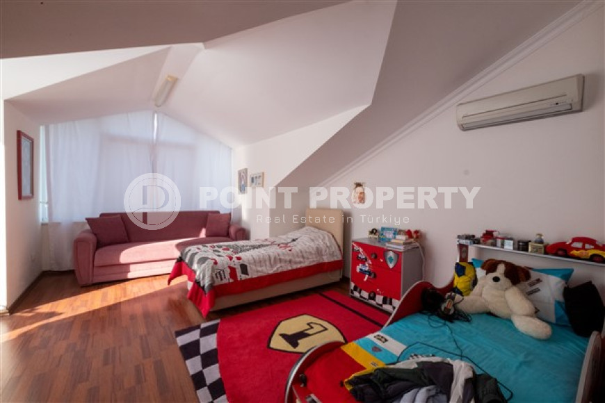 Duplex penthouse with four bedrooms, 220 m², with mountain and sea views in a luxury complex in Oba-id-1494-photo-27