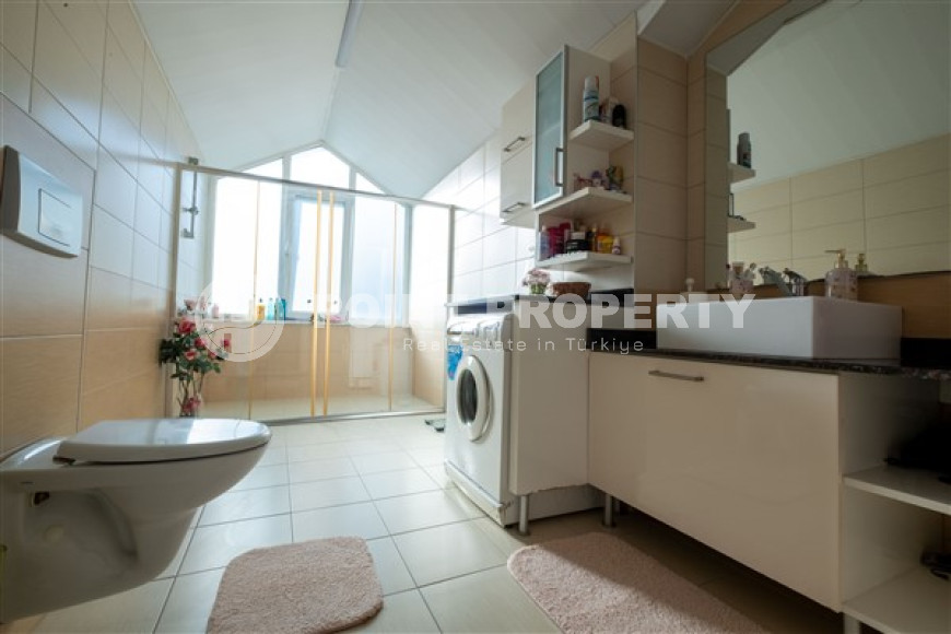 Duplex penthouse with four bedrooms, 220 m², with mountain and sea views in a luxury complex in Oba-id-1494-photo-28