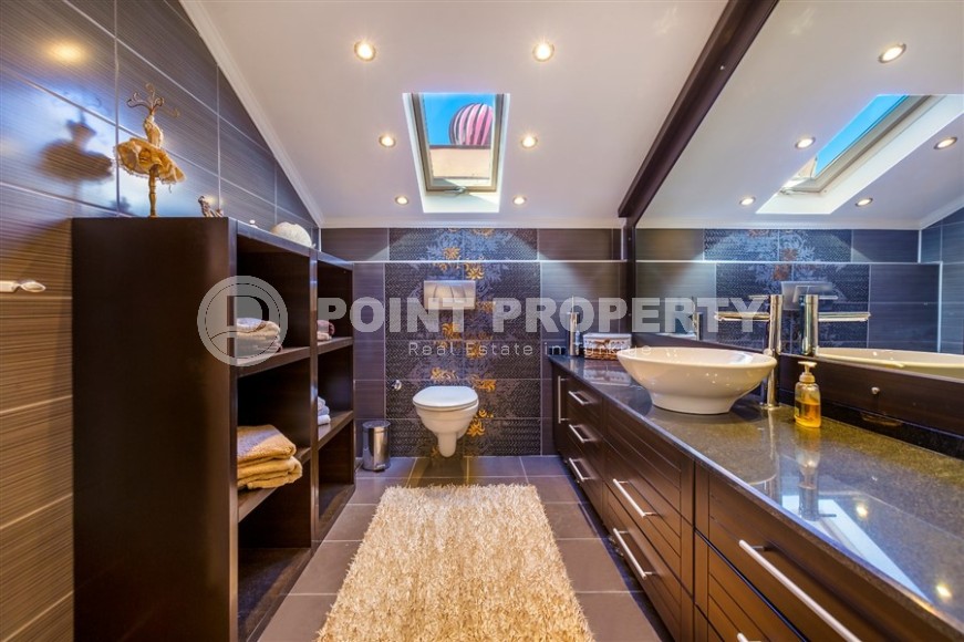 Большая двухуровневая квартира, общей площадью 300 м2, с роскошным панорамным видом на море, в живописном районе Аланьи - Кестель-id-6294-фото-18