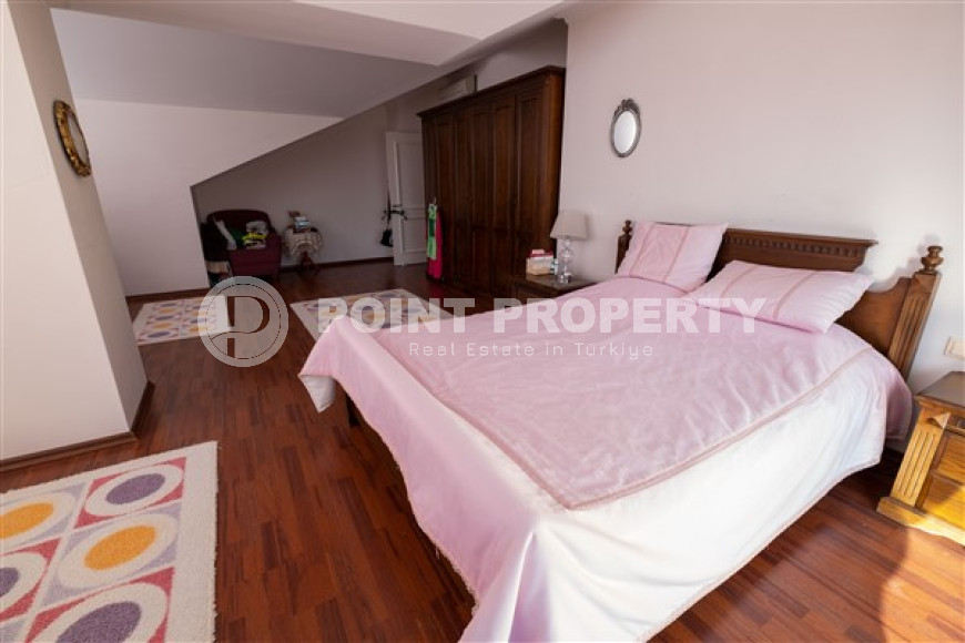 Duplex penthouse with four bedrooms, 220 m², with mountain and sea views in a luxury complex in Oba-id-1494-photo-30