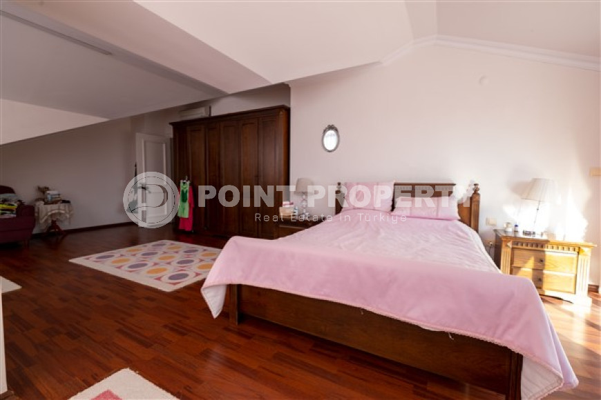 Duplex penthouse with four bedrooms, 220 m², with mountain and sea views in a luxury complex in Oba-id-1494-photo-31