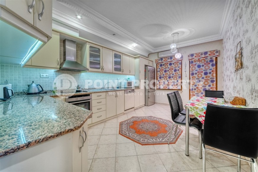 Spacious, modern 4+1 apartment, on an area of 200 m2, on the 4th floor, in the center of Alanya-id-6295-photo-4