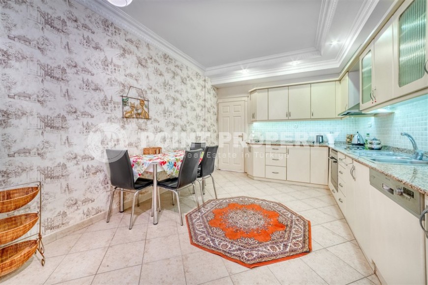 Spacious, modern 4+1 apartment, on an area of 200 m2, on the 4th floor, in the center of Alanya-id-6295-photo-5