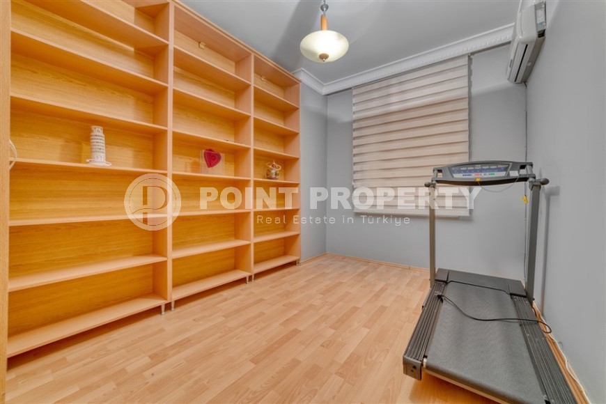 Spacious, modern 4+1 apartment, on an area of 200 m2, on the 4th floor, in the center of Alanya-id-6295-photo-9