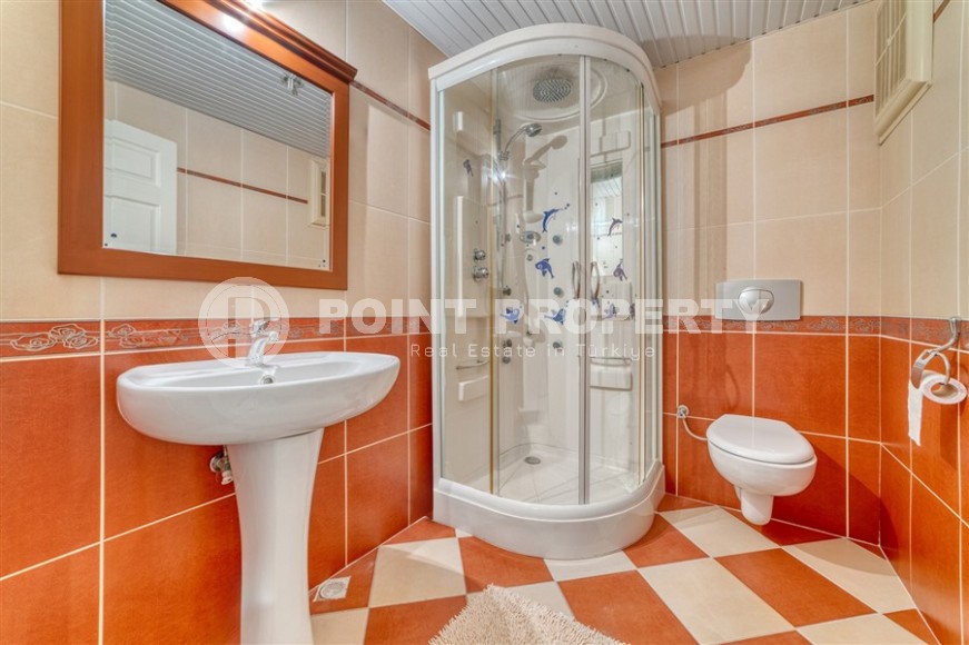 Spacious, modern 4+1 apartment, on an area of 200 m2, on the 4th floor, in the center of Alanya-id-6295-photo-13