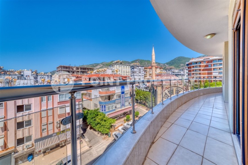 Spacious, modern 4+1 apartment, on an area of 200 m2, on the 4th floor, in the center of Alanya-id-6295-photo-18