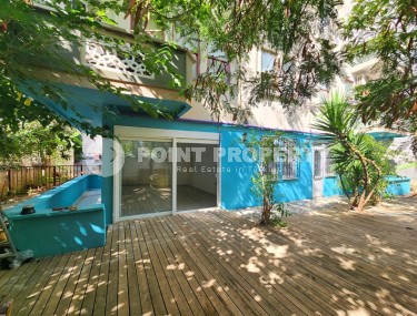 Недорогая квартира с чистовой отделкой, на 1-м этаже в доме 1995 года постройки, в центре Аланьи-id-6306-фото-1