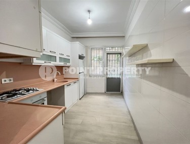 Недорогая квартира с чистовой отделкой, на 1-м этаже в доме 1995 года постройки, в центре Аланьи-id-6306-фото-4