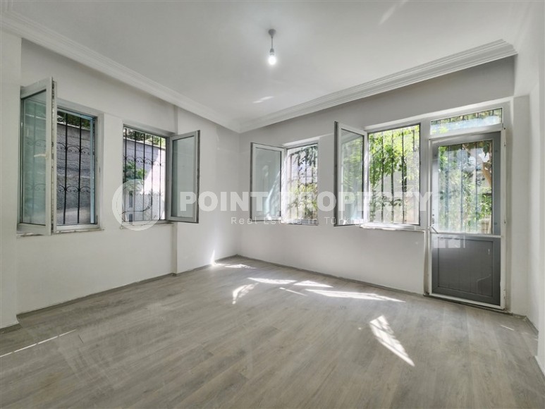 Недорогая квартира с чистовой отделкой, на 1-м этаже в доме 1995 года постройки, в центре Аланьи-id-6306-фото-7