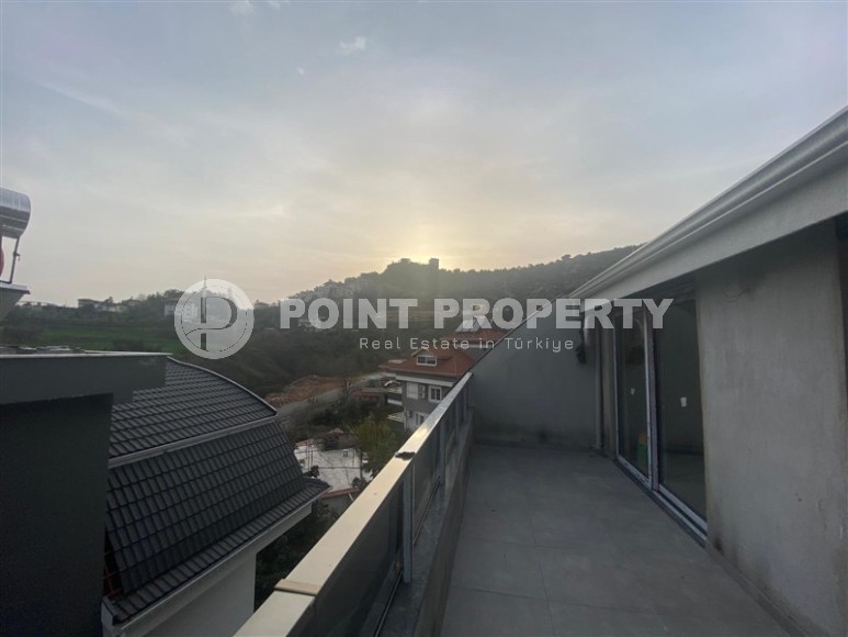 Новая двухуровневая квартира с чистовой отделкой, на 3-м этаже с мансардой, в 1200 метрах от моря-id-6307-фото-9