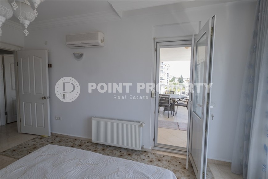 Bright, spacious apartment 1200 meters from the sea, in a quiet area of Alanya - Cikcilli-id-6312-photo-8