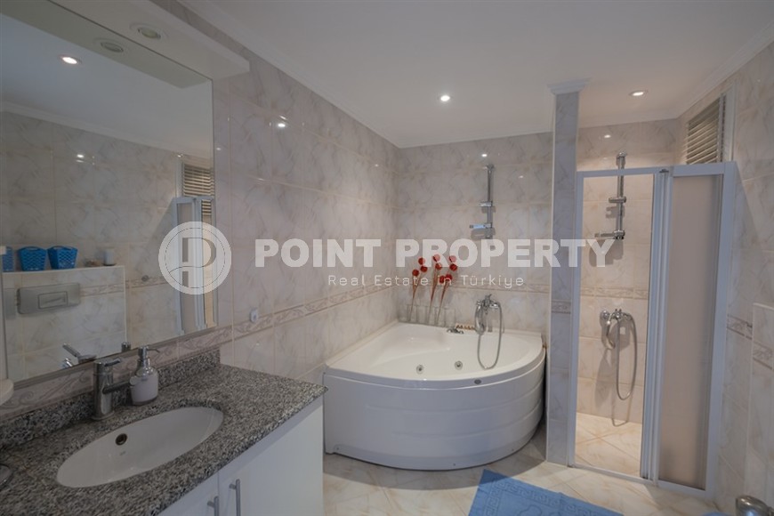 Bright, spacious apartment 1200 meters from the sea, in a quiet area of Alanya - Cikcilli-id-6312-photo-11