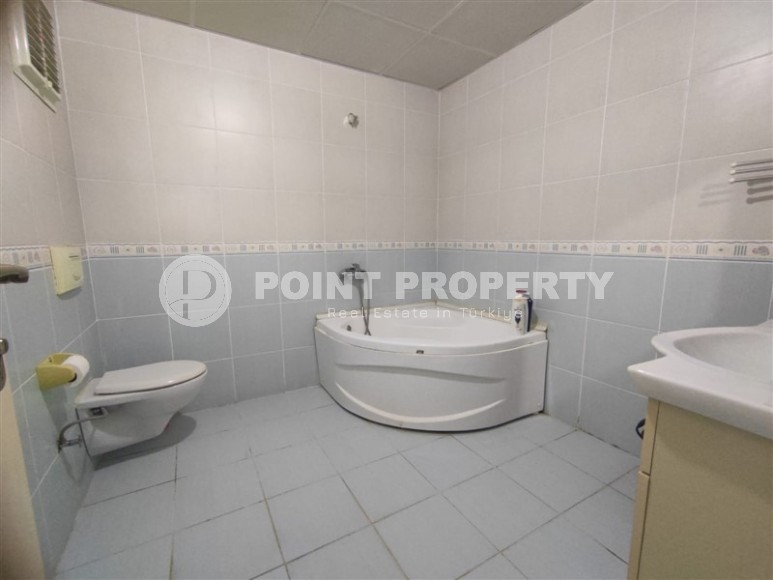 Spacious, bright apartment with a total area of 115 m2, on the 4th floor, in a building built in 2007-id-6321-photo-8