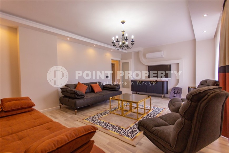 Spacious, comfortable apartment 3+1, with a total area of 130 m2, on the 4th floor, in the center of Mahmutlar district-id-6326-photo-2