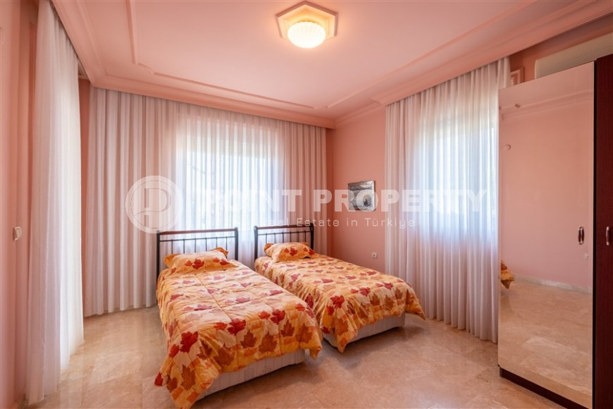 Spacious one-story villa 2+1, on an area of 185 m2, in the modern area of Alanya - Mahmutlar-id-6328-photo-11