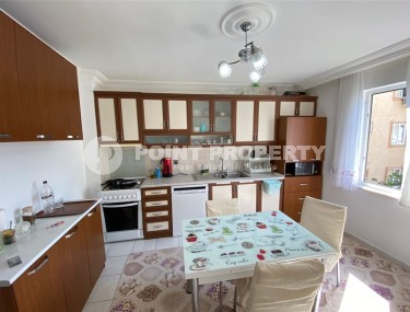 Большая квартира 3+1, общей площадью 170 м2, на 3-м этаже, в доме 2004 года постройки-id-6333-фото-5