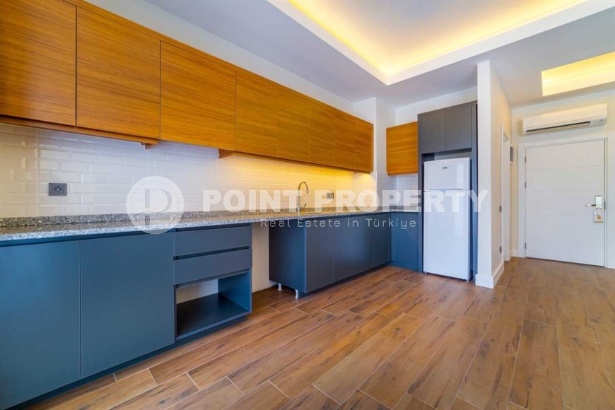 Apartments in a five-star hotel, with ownership rights, and the ability to rent out a room through a management company-id-6344-photo-4