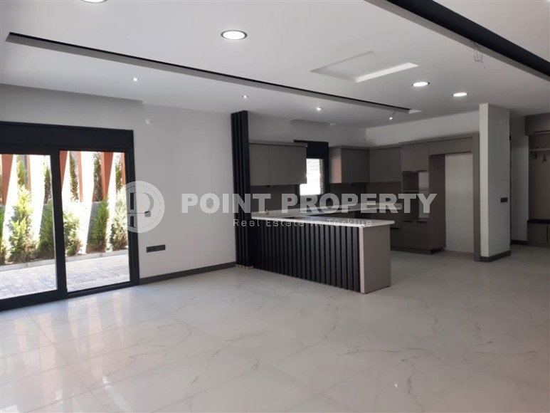 New three-storey villa with fine finishing, 300 meters from the sea, in a quiet area of Alanya - Avsallar-id-6345-photo-2