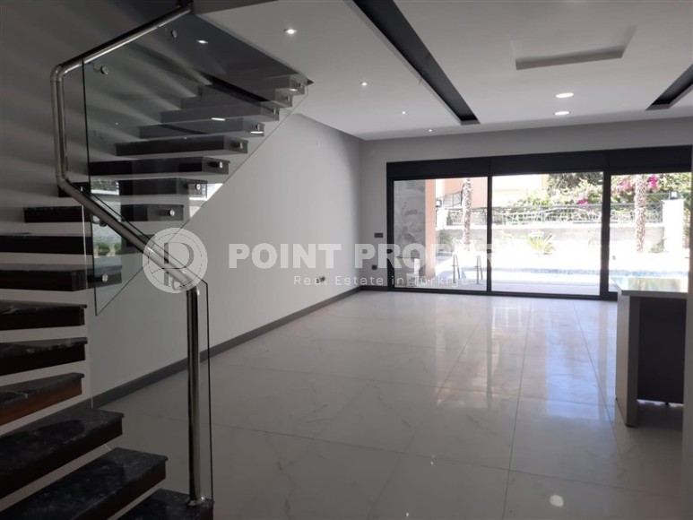 New three-storey villa with fine finishing, 300 meters from the sea, in a quiet area of Alanya - Avsallar-id-6345-photo-6