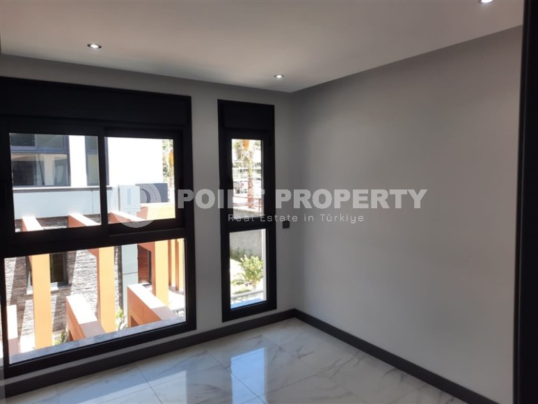 New three-storey villa with fine finishing, 300 meters from the sea, in a quiet area of Alanya - Avsallar-id-6345-photo-8