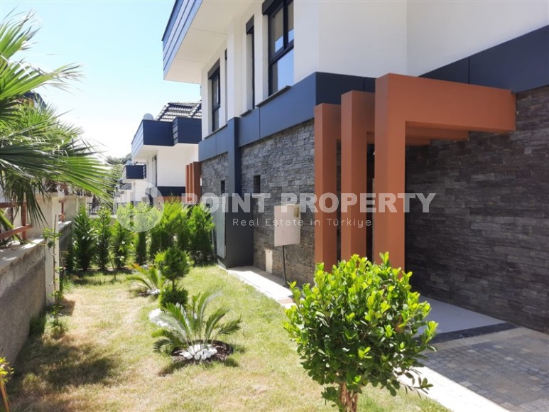 New three-storey villa with fine finishing, 300 meters from the sea, in a quiet area of Alanya - Avsallar-id-6345-photo-19