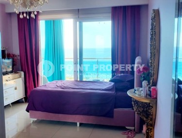 Панорамная квартира с видом на пляж и набережную, на первой линии от моря, в центре района Махмутлар-id-6346-фото-4