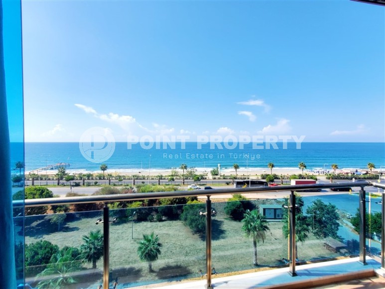 Panoramic apartment overlooking the beach and promenade, on the first line from the sea, in the center of Mahmutlar-id-6346-photo-13
