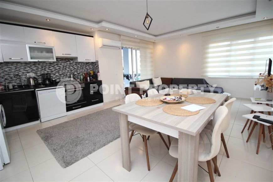 Квартира с мебелью и бытовой техникой, в 650 метрах от  моря, в центре района Тосмур-id-6348-фото-2