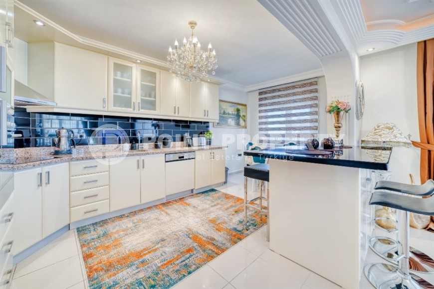 Bright, spacious apartment 2+1, with a total area of 170 m2, in a modern, developed area of Alanya - Mahmutlar-id-6352-photo-3