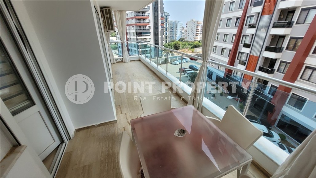 Spacious, comfortable apartment 2+1, on an area of 135 m2, in a modern, developed area of Alanya - Mahmutlar-id-6368-photo-12