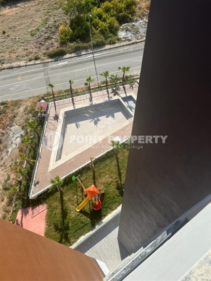 Две новые квартиры на 9-м и 10-м этажах, в двух с половиной километрах от моря, в курортном районе Мерсина - Мезитли-id-6380-фото-11